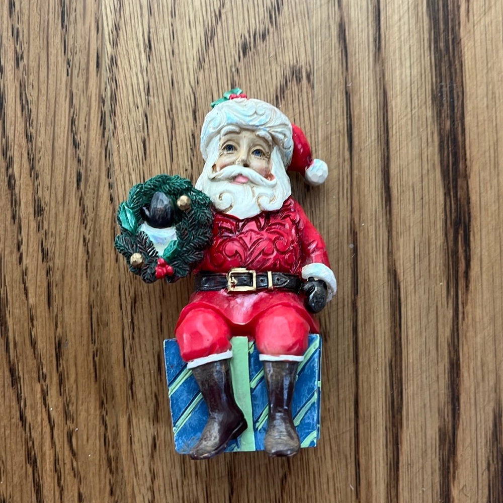 Jim Shore Santa sitting on gifts mini